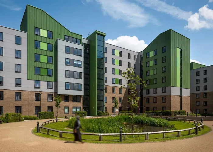 For Students Only - Comfy And Spacious Ensuites At The Green Village In Bradford