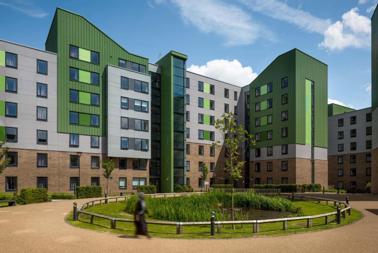 For Students Only - Comfy And Spacious Ensuites At The Village In Bradford *