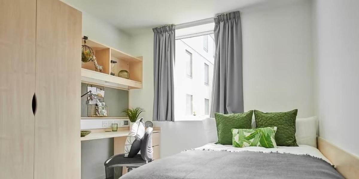 For Students Only - Comfy And Spacious Ensuites At The Village In Bradford *