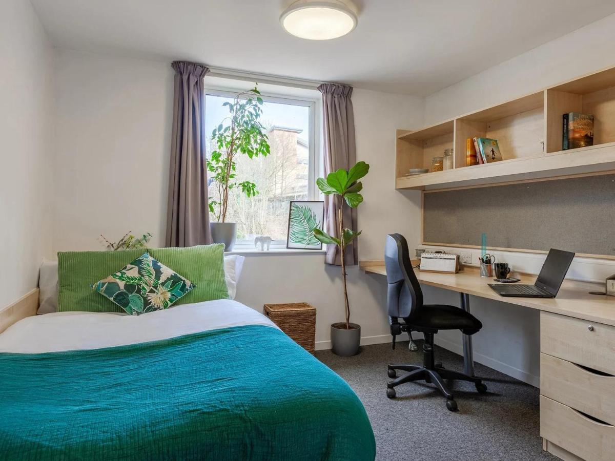 For Students Only - Comfy And Spacious Ensuites At The Village In Bradford