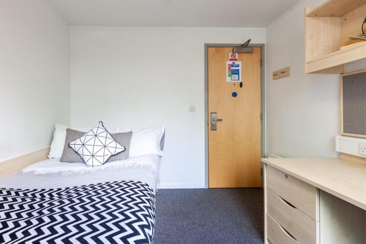 Apartment For Students Only - Comfy And Spacious Ensuites At The Village In Bradford
