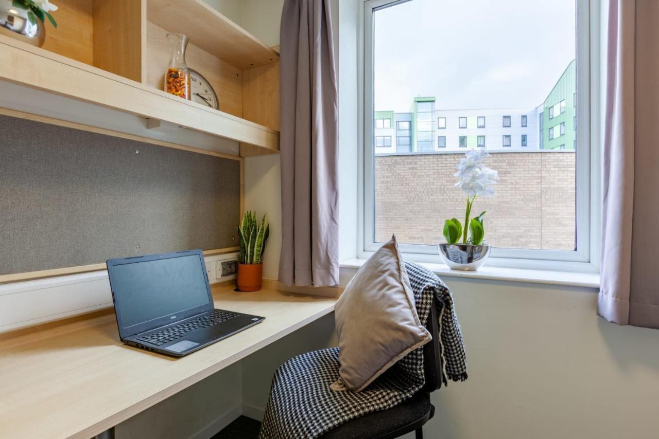 For Students Only - Comfy And Spacious Ensuites At The Village In Bradford